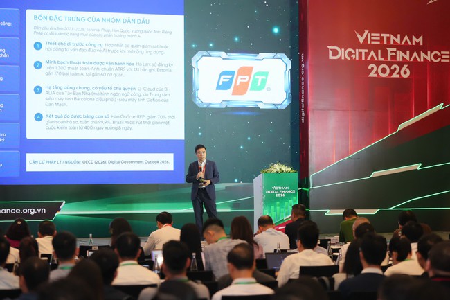 L&atilde;nh đạo FPT đề xuất lộ tr&igrave;nh đưa AI v&agrave;o &ldquo;l&otilde;i&rdquo; ng&agrave;nh T&agrave;i ch&iacute;nh- Ảnh 1.
