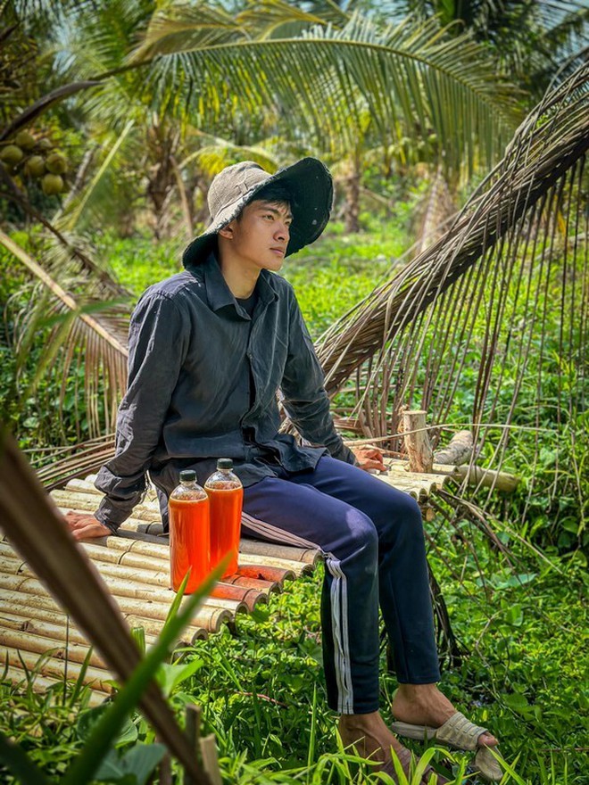 Lê Tuấn Khang: Từ chàng trai chăn vịt đến TikToker 5 triệu lượt theo dõi gây ấn tượng- Ảnh 3. Lê Tuấn Khang: Từ chàng trai chăn vịt đến TikToker 5 triệu lượt theo dõi gây ấn tượng- Ảnh 3.
