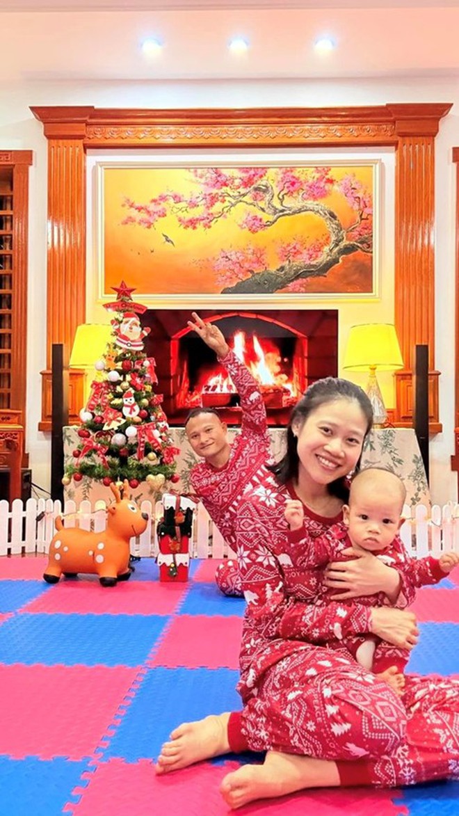 Hé lộ không gian trong căn nhà bạc tỷ của cầu thủ khoẻ nhất Việt Nam, từng được đặc cách khi lấy vợ- Ảnh 4.