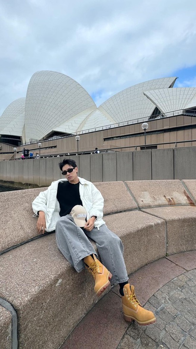 Kiều Minh Tuấn hốt hoảng v&igrave; bị an ninh s&acirc;n bay giữ lại, kiểm tra h&agrave;nh l&yacute;?- Ảnh 4.