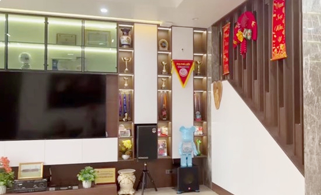 "Biệt phủ" sang trọng tại Hà Nam của cầu thủ Phạm Tuấn Hải - Người cần 8 phút để khiến người Thái sốc nặng- Ảnh 8. "Biệt phủ" sang trọng tại Hà Nam của cầu thủ Phạm Tuấn Hải - Người cần 8 phút để khiến người Thái sốc nặng- Ảnh 8.