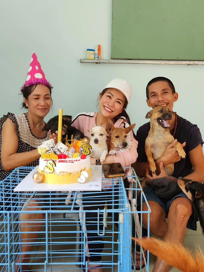 Nữ diễn viên chi 100 triệu mỗi tháng nuôi gần 400 con chó bị bỏ rơi - Ảnh 9.