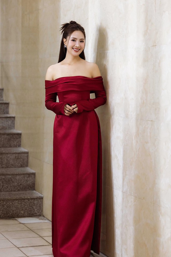 Nhan sắc đời thực "hack tuổi" của mỹ nhân phim Lằn ranh - Ảnh 8.