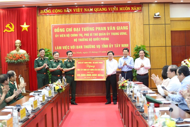 Đại tướng Phan Văn Giang làm việc với Ban Thường vụ Tỉnh ủy Tây Ninh - Ảnh 4.