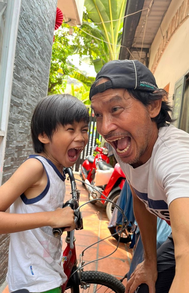 Nam diễn viên muốn được "thoát nghèo", tuổi 55 vẫn gồng gánh bươn chải - Ảnh 6.