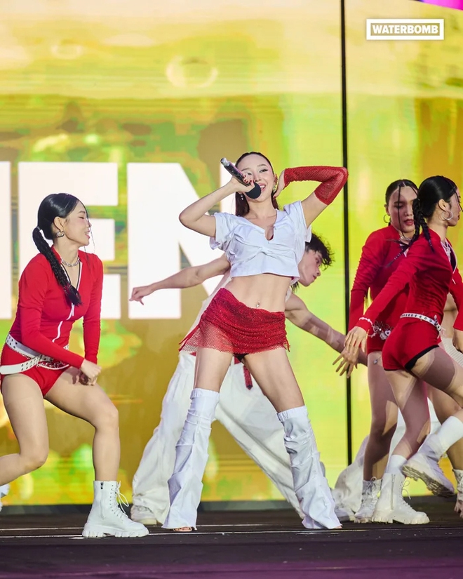 Nữ ca sĩ Tóc Tiên ngầm xác nhận độc thân với động thái gây bàn tán - Ảnh 2.