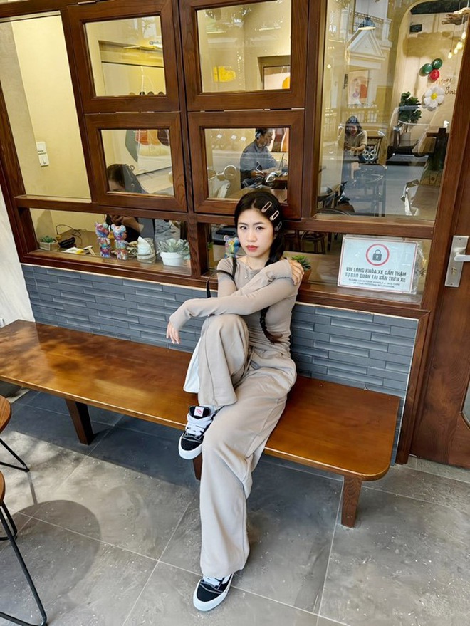 Hotgirl đội tuyển nữ Việt Nam khoe nhan sắc trong trẻo, dịu dàng khác lạ - Ảnh 6.