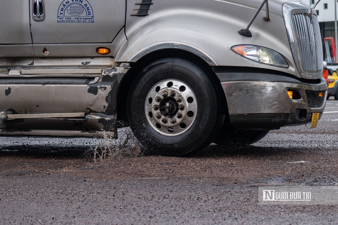 Xuất hiện hàng loạt ổ gà, ổ voi "bẫy" người dân trên tuyến huyết mạch qua Quy Nhơn- Ảnh 9.