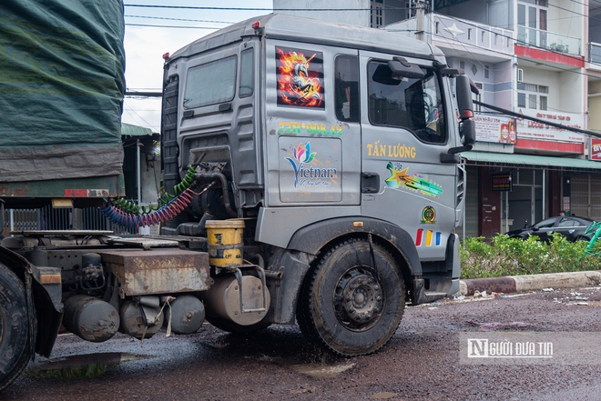 Xuất hiện hàng loạt ổ gà, ổ voi "bẫy" người dân trên tuyến huyết mạch qua Quy Nhơn- Ảnh 10.