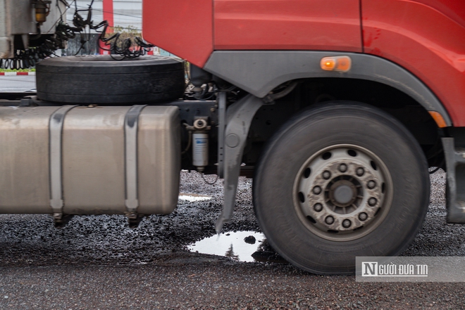 Xuất hiện hàng loạt ổ gà, ổ voi "bẫy" người dân trên tuyến huyết mạch qua Quy Nhơn- Ảnh 11.
