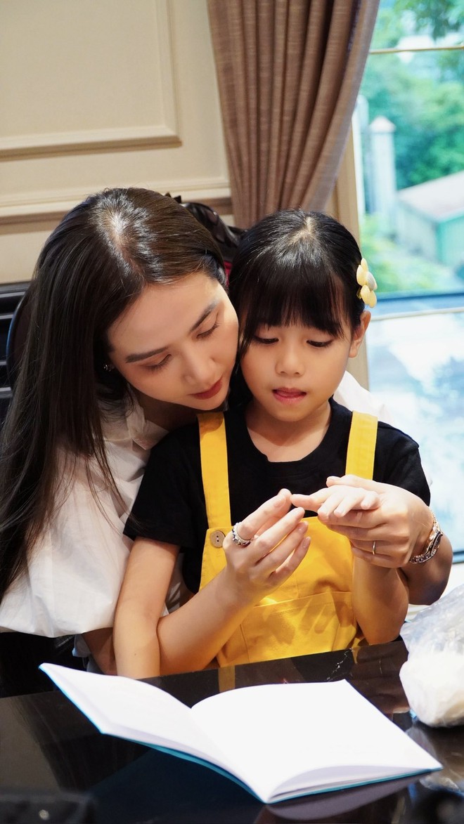 Nữ diễn viên đẹp tới mức cả giọt nước mắt rơi xuống cũng đẹp nao lòng- Ảnh 2.