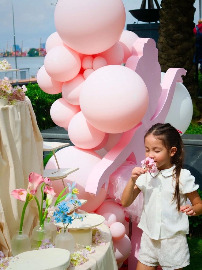 Hình ảnh ngọt ngào nhân dịp sinh nhật của cặp song sinh nhà Hồ Ngọc Hà - Kim Lý - Ảnh 5.