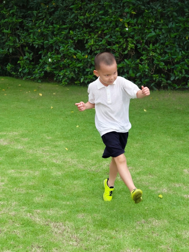 Hình ảnh ngọt ngào nhân dịp sinh nhật của cặp song sinh nhà Hồ Ngọc Hà - Kim Lý - Ảnh 7.