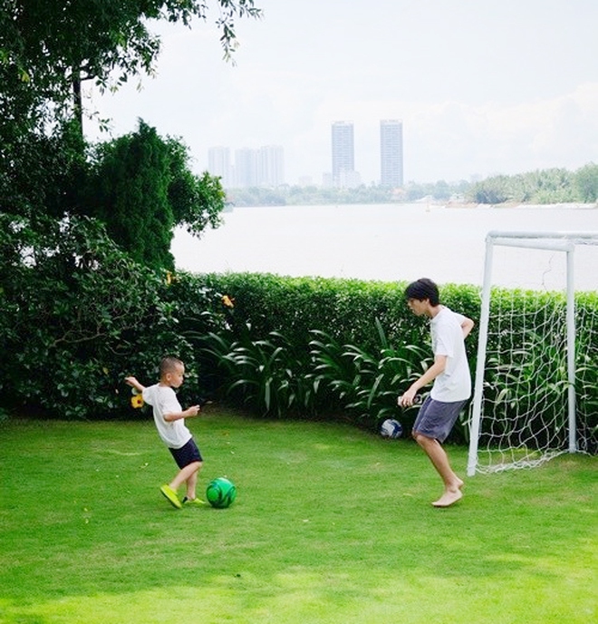 Hình ảnh ngọt ngào nhân dịp sinh nhật của cặp song sinh nhà Hồ Ngọc Hà - Kim Lý - Ảnh 6.