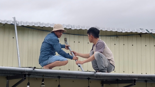 Người dân Quảng Ngãi tất bật ứng phó trước bão số 13- Ảnh 3. Người dân Quảng Ngãi tất bật ứng phó trước bão số 13- Ảnh 3.