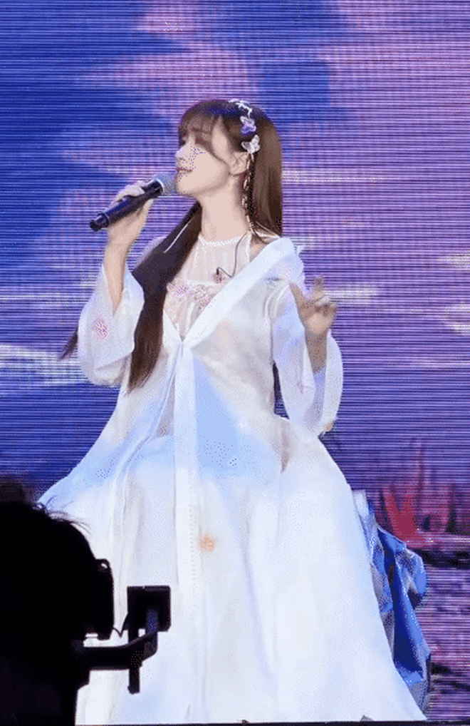 Danh tính "người đặc biệt" gửi tin nhắn lúc nửa đêm khiến Hòa Minzy giật mình - Ảnh 3.