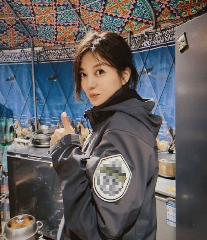 Triệu Vy xuất hiện với hình ảnh mới khác lạ - Ảnh 6.