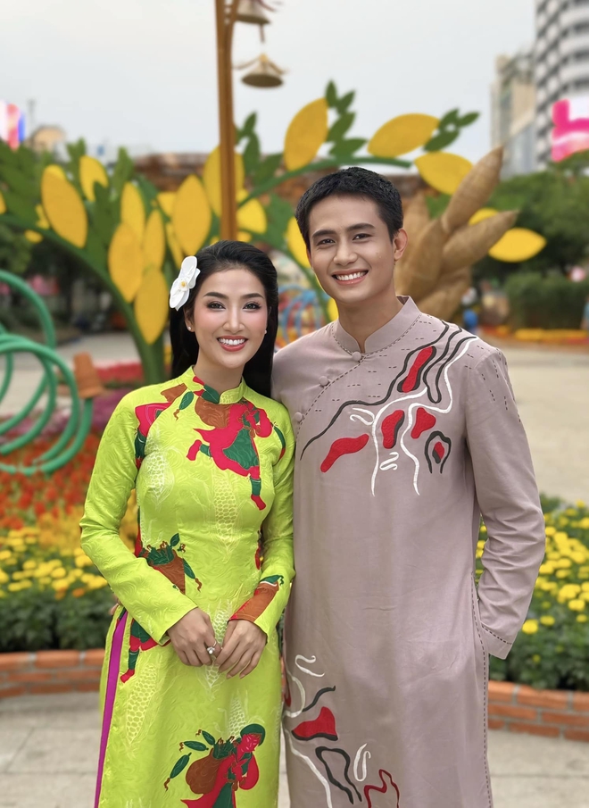 "Nữ hoàng phim xưa": Tuổi 41 trẻ đẹp, yêu bạn trai kém 10 tuổi - Ảnh 11.