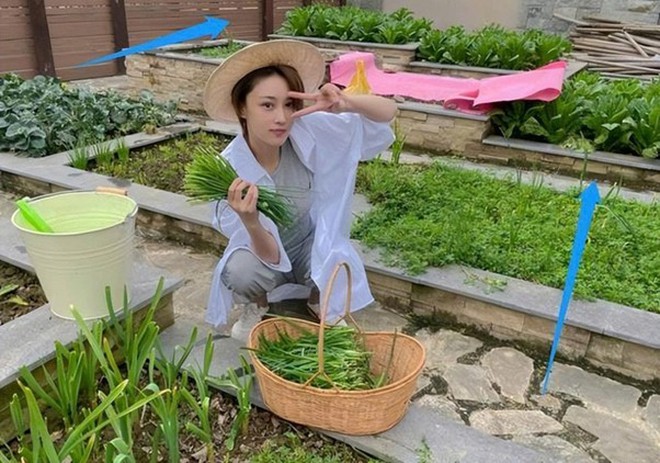 Rũ mác "gái hư", mỹ nhân showbiz chọn cuộc sống an yên bên chồng quân nhân - Ảnh 8.