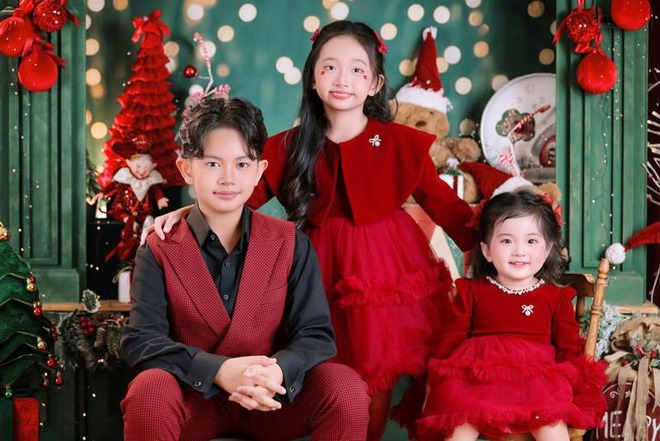 Con g&aacute;i &uacute;t nh&agrave; Kh&aacute;nh Thi - Phan Hiển, xinh y&ecirc;u như thi&ecirc;n thần đ&oacute;n Noel! - Ảnh 3.