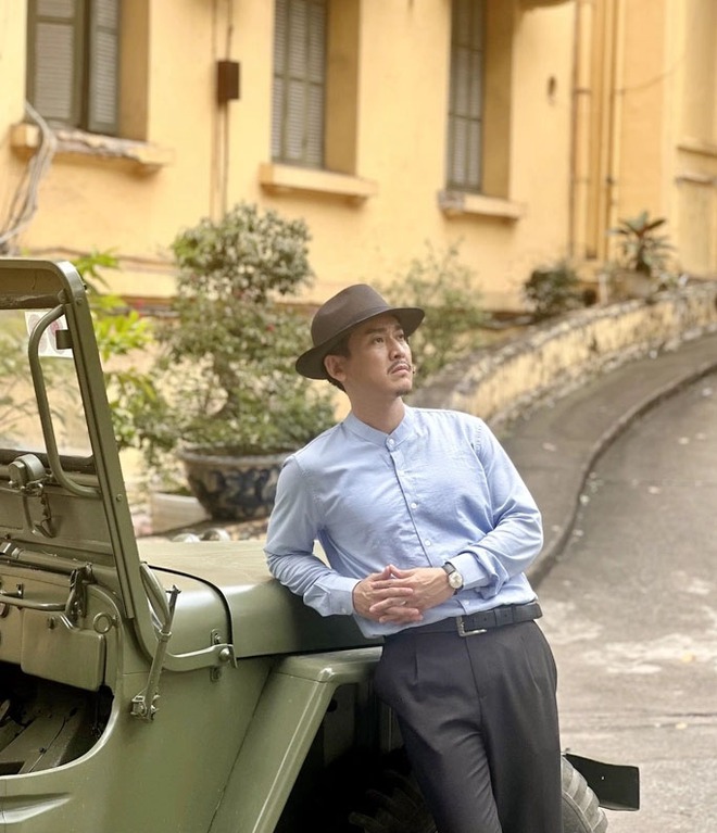 Nam diễn vi&ecirc;n Hứa Vĩ Văn h&oacute;a th&acirc;n chiến sĩ t&igrave;nh b&aacute;o của điện ảnh c&ocirc;ng an - Ảnh 2.