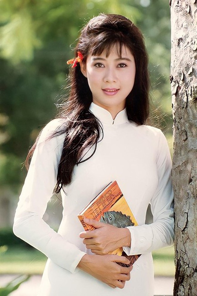 "Đệ nhất sắc đẹp" của màn ảnh Việt, cuộc sống tuổi 55 hiện ra sao?- Ảnh 2. "Đệ nhất sắc đẹp" của màn ảnh Việt, cuộc sống tuổi 55 hiện ra sao?- Ảnh 2.