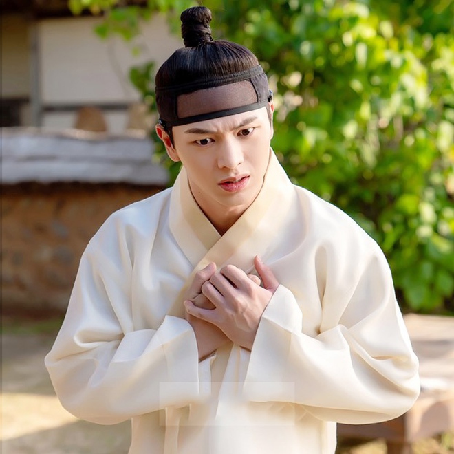 Thiếu gia sinh ra đã "ngậm thìa kim cương" vào showbiz vì lý do lạ đời- Ảnh 5. Thiếu gia sinh ra đã "ngậm thìa kim cương" vào showbiz vì lý do lạ đời- Ảnh 5.