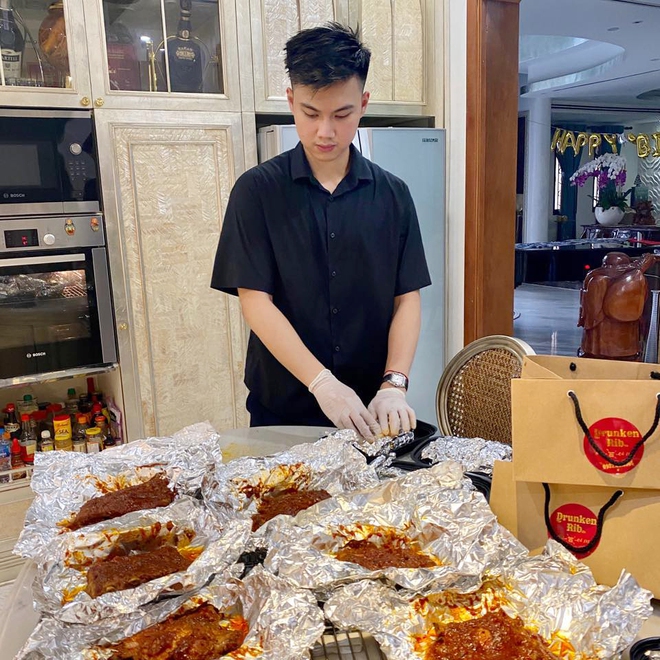 "Mỹ nhân trăm tỷ" bất ngờ công khai sánh đôi cùng "bạn trai tin đồn", gia thế không phải dạng vừa- Ảnh 5.