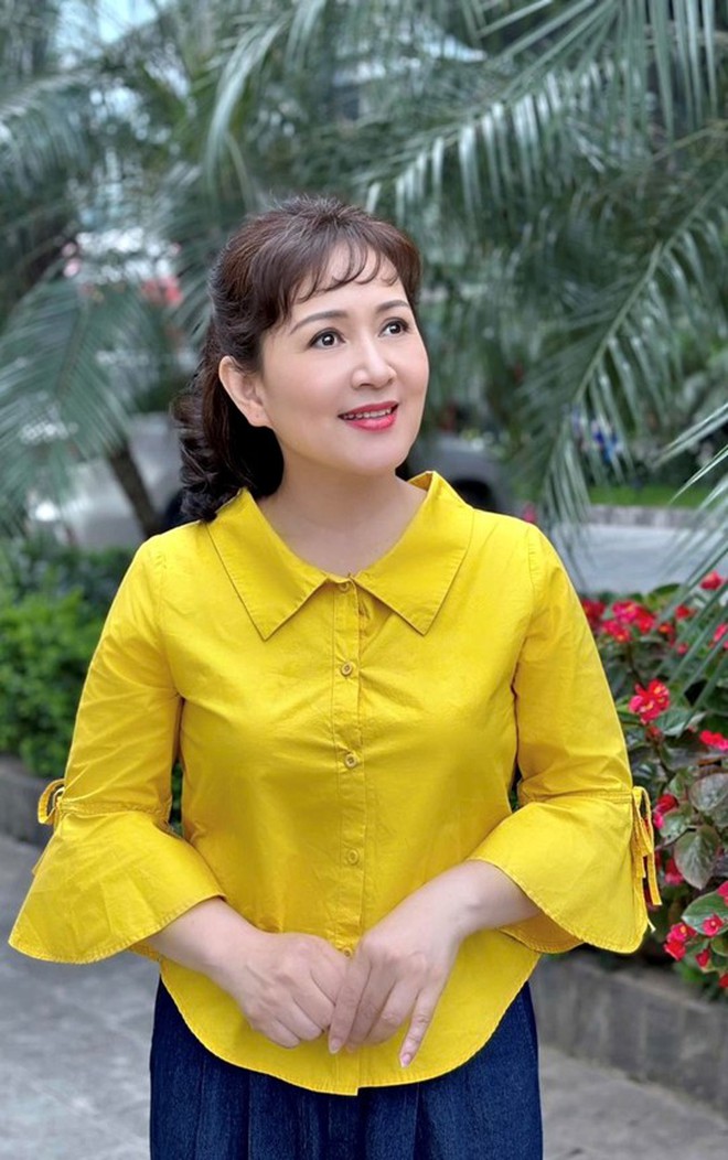NSND Minh Hòa: Nghỉ hưu vẫn trẻ trung hết nấc, hạnh phúc nức tiếng- Ảnh 5.