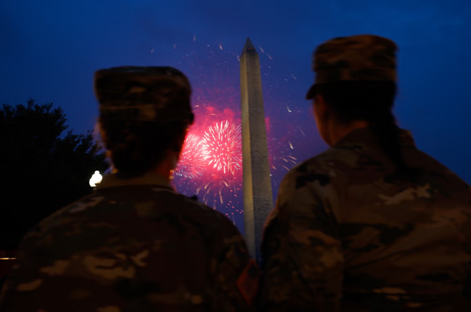 Diễu hành quân sự ở Washington, DC: Ông Trump nói “đã đến lúc” nước Mỹ ăn mừng thành công quân sự của mình- Ảnh 9. Diễu hành quân sự ở Washington, DC: Ông Trump nói “đã đến lúc” nước Mỹ ăn mừng thành công quân sự của mình- Ảnh 9.