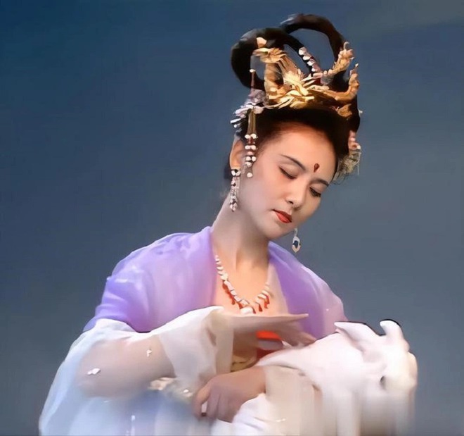 Hé lộ gia thế khủng và cuộc đời đầy bí ẩn của "Hằng Nga đẹp nhất xứ Trung"- Ảnh 4.