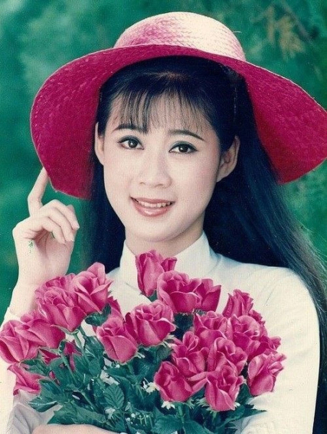 "Người yêu cũ" của Lý Hùng sau thời gian dài ở ẩn, cuộc sống U60 lặng lẽ bình yên- Ảnh 3. "Người yêu cũ" của Lý Hùng sau thời gian dài ở ẩn, cuộc sống U60 lặng lẽ bình yên- Ảnh 3.