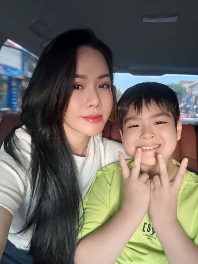 Ca sĩ Nhật Kim Anh và chồng cũ lưu lại khoảnh khắc khi tái ngộ- Ảnh 3. Ca sĩ Nhật Kim Anh và chồng cũ lưu lại khoảnh khắc khi tái ngộ- Ảnh 3.