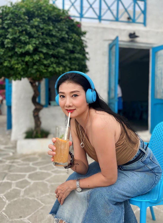 Tuổi ngũ tuần vẫn lẻ bóng của nữ NSND nổi danh trong "Mùi ngò gai"- Ảnh 4.
