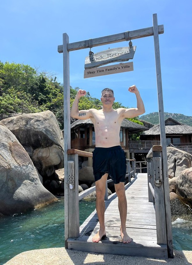 "Cặp đôi hot nhất nhì Vbiz" Thủy Tiên - Công Vinh gây sốt với hình ảnh mới sau nửa năm ở ẩn- Ảnh 2. "Cặp đôi hot nhất nhì Vbiz" Thủy Tiên - Công Vinh gây sốt với hình ảnh mới sau nửa năm ở ẩn- Ảnh 2.
