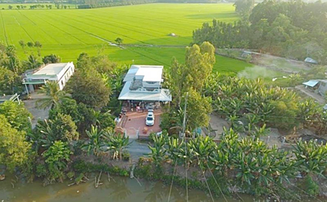 "Trai quê miền Tây" 40 tuổi sở hữu nhà vườn 3.000m2, cùng nhiều tài sản giá trị, rộ tin sắp cưới vợ đẹp?- Ảnh 4. "Trai quê miền Tây" 40 tuổi sở hữu nhà vườn 3.000m2, cùng nhiều tài sản giá trị, rộ tin sắp cưới vợ đẹp?- Ảnh 4.