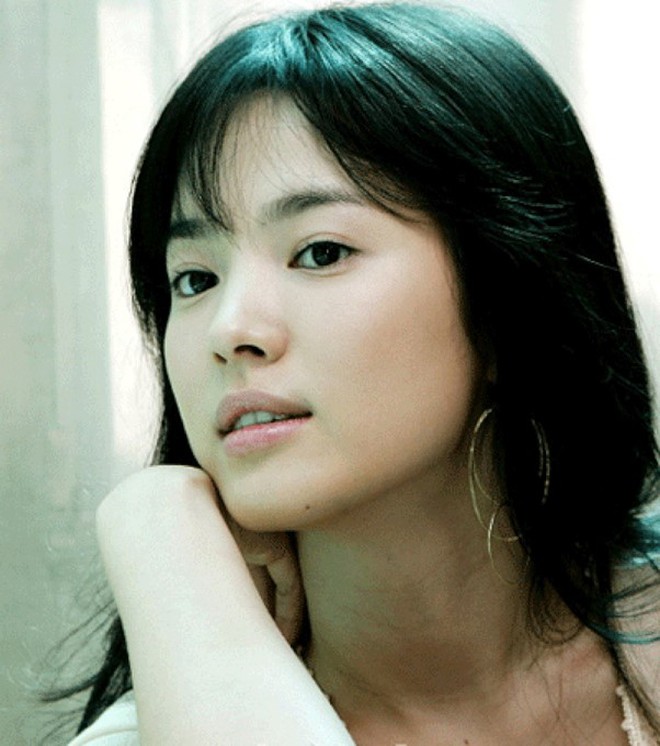 Song Hye Kyo tuổi đôi mươi giản dị, đẹp mộc đến nao lòng- Ảnh 3. Song Hye Kyo tuổi đôi mươi giản dị, đẹp mộc đến nao lòng- Ảnh 3.