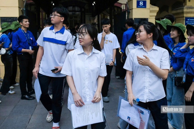 Hà Nội: Thí sinh thi vào lớp 10 lạc quan với mục tiêu 8-9 điểm tiếng Anh- Ảnh 17. Hà Nội: Thí sinh thi vào lớp 10 lạc quan với mục tiêu 8-9 điểm tiếng Anh- Ảnh 17.