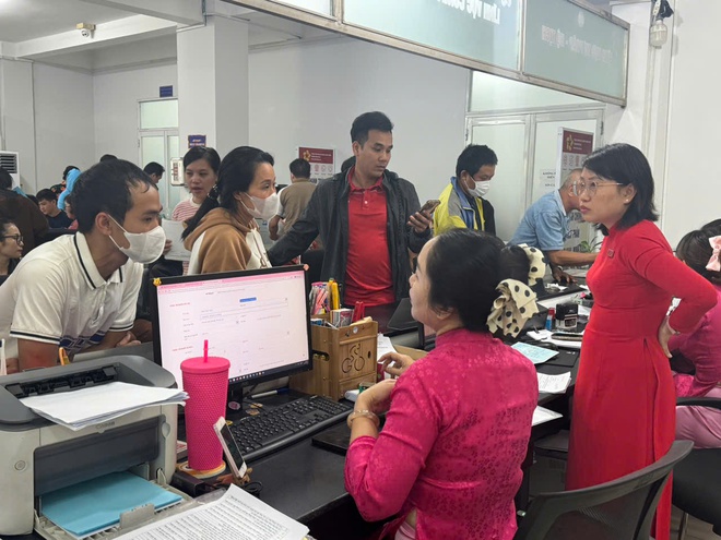 Chính quyền 2 cấp đi vào vận hành: Người dân Tp.HCM phấn khởi vì thủ tục nhanh, gọn- Ảnh 12.