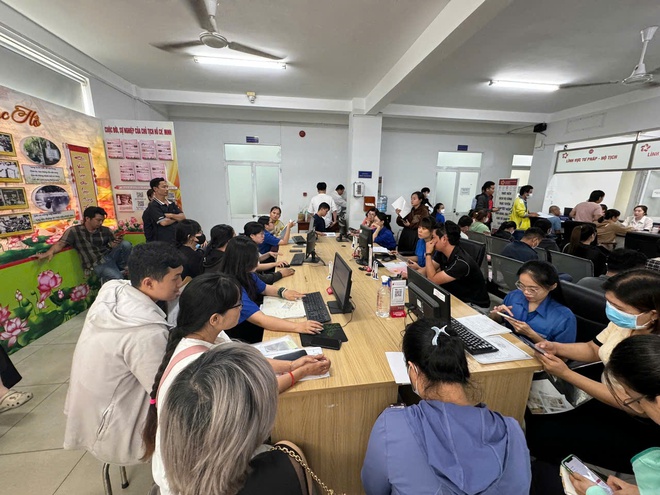 Chính quyền 2 cấp đi vào vận hành: Người dân Tp.HCM phấn khởi vì thủ tục nhanh, gọn- Ảnh 8.