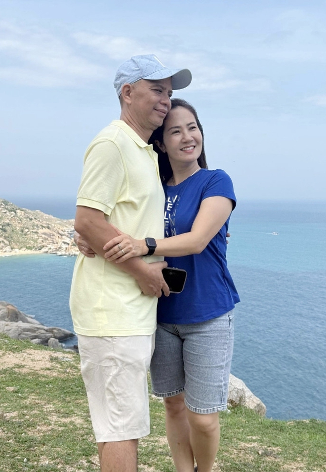 NSƯT Nguyệt Hằng: Lên chức bà ngoại ở tuổi 52, vẫn được chồng cưng chiều hết nấc - Ảnh 4.