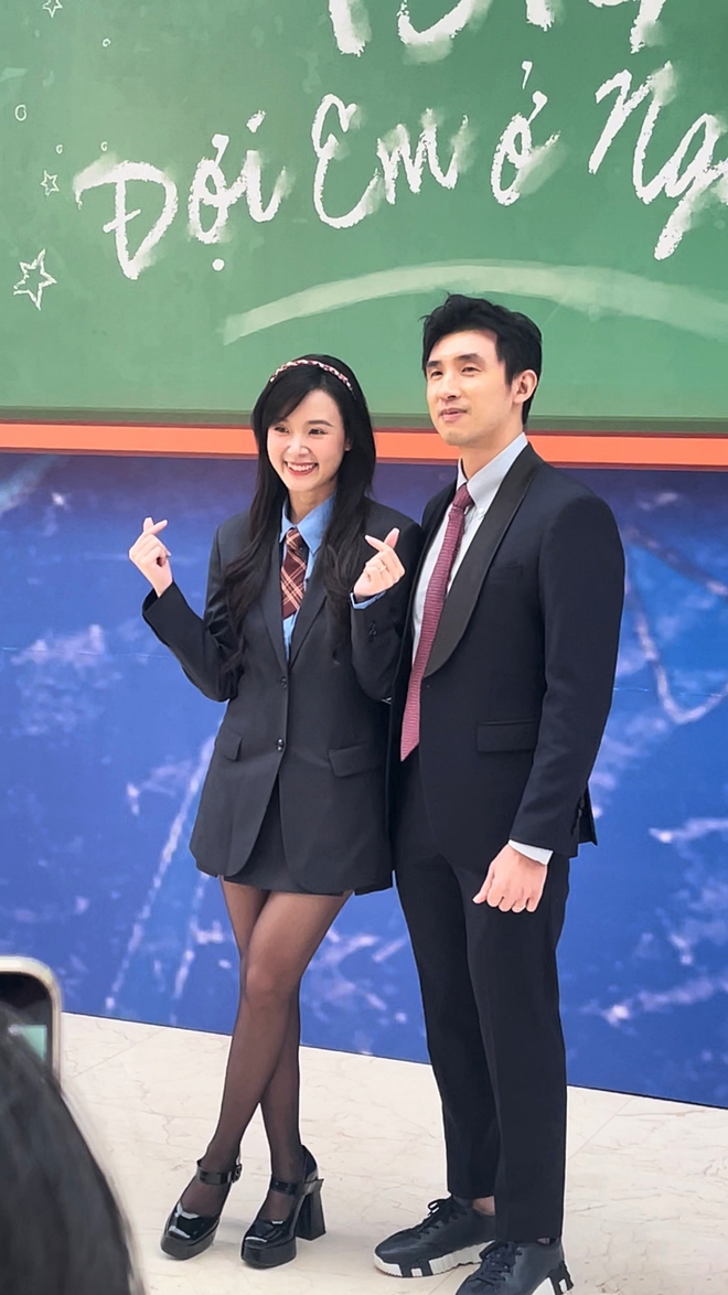 Midu từng muốn nghỉ hưu ở tuổi 35, giờ lại yêu say đắm đàn em kém 12 tuổi? - Ảnh 3.