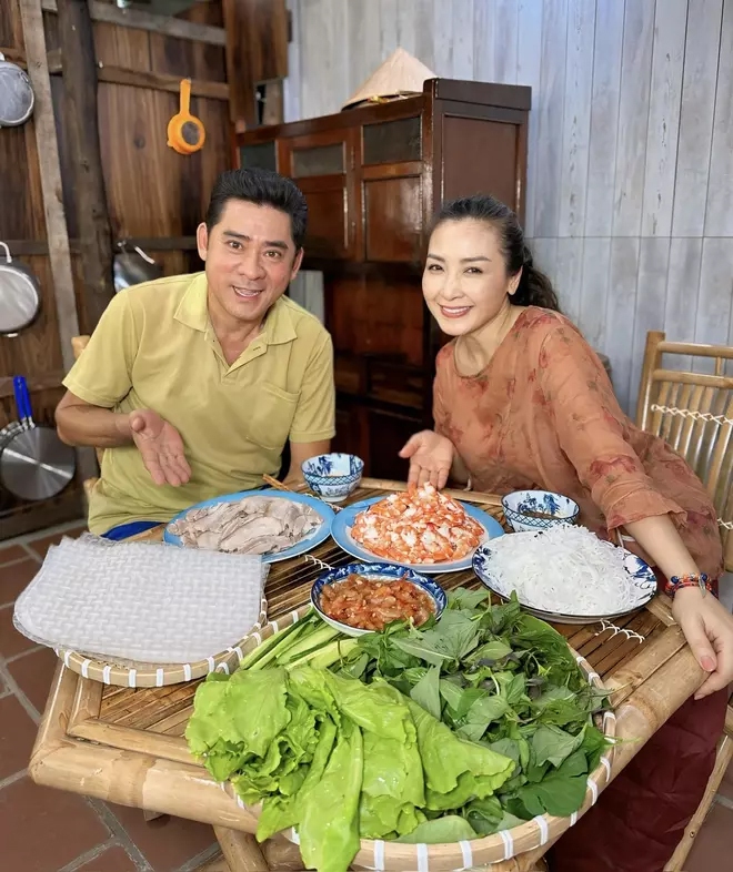 Mỹ nhân nổi danh được Huỳnh Anh Tuấn giới thiệu là vợ: Cuộc sống bình dị kín tiếng sau hào quang - Ảnh 4.