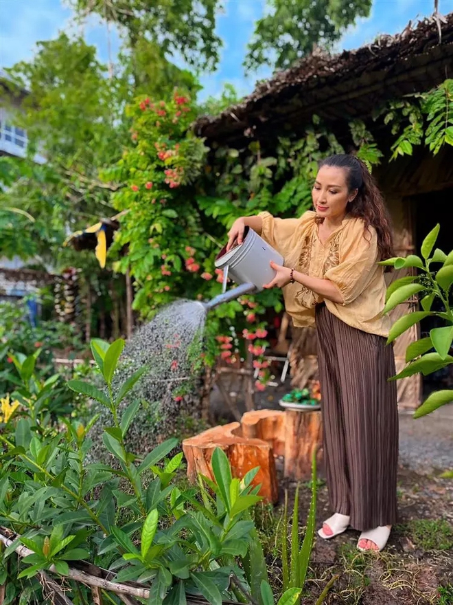 Mỹ nhân nổi danh được Huỳnh Anh Tuấn giới thiệu là vợ: Cuộc sống bình dị kín tiếng sau hào quang - Ảnh 12.