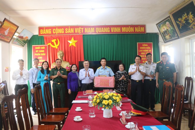 Lãnh đạo Tp.HCM thăm, tri ân các gia đình chính sách- Ảnh 6.