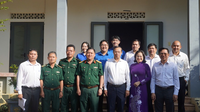 Lãnh đạo Tp.HCM thăm, tri ân các gia đình chính sách- Ảnh 13.