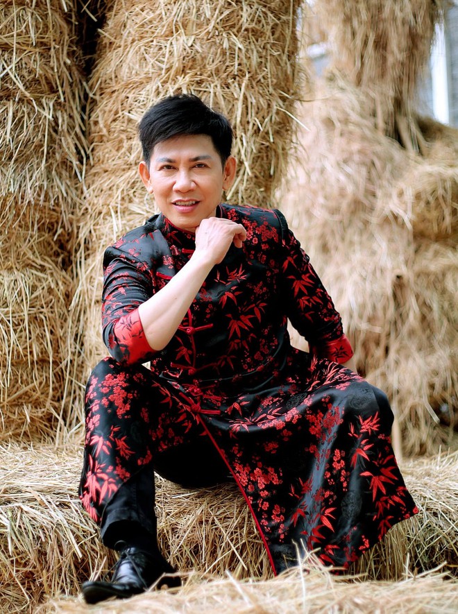 "Ngôi sao Mưa bụi" - ca sĩ Mai Tuấn: Bỏ hát làm thầy giáo dạy học, U60 vẫn lẻ bóng- Ảnh 6. "Ngôi sao Mưa bụi" - ca sĩ Mai Tuấn: Bỏ hát làm thầy giáo dạy học, U60 vẫn lẻ bóng- Ảnh 6.