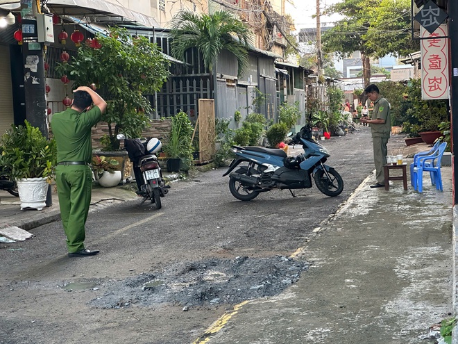 Hiện trường vụ cháy nghiêm trọng làm 8 người tử vong ở Tp.HCM- Ảnh 18. Hiện trường vụ cháy nghiêm trọng làm 8 người tử vong ở Tp.HCM- Ảnh 18.