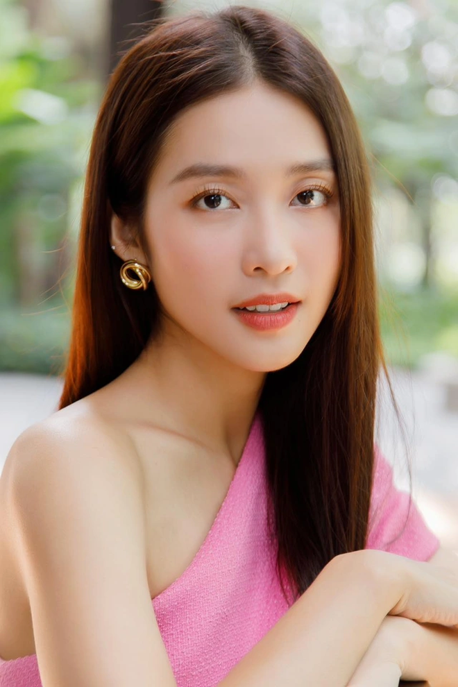 Khả Ngân tình tứ sánh vai bên trai Ấn Độ- Ảnh 6. Khả Ngân tình tứ sánh vai bên trai Ấn Độ- Ảnh 6.