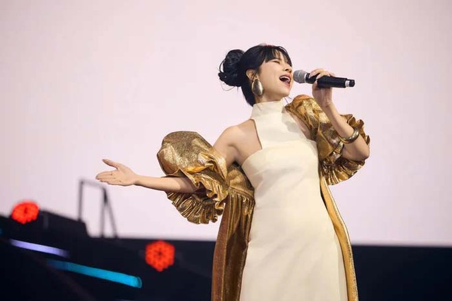 Nghi vấn Hồ Hoài Anh - Lưu Hương Giang "nối lại tình xưa"?- Ảnh 4. Nghi vấn Hồ Hoài Anh - Lưu Hương Giang "nối lại tình xưa"?- Ảnh 4.